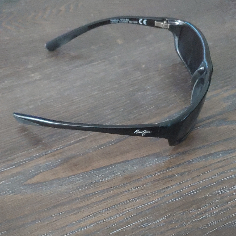 Maui Jim Sleek Black Sunglasses